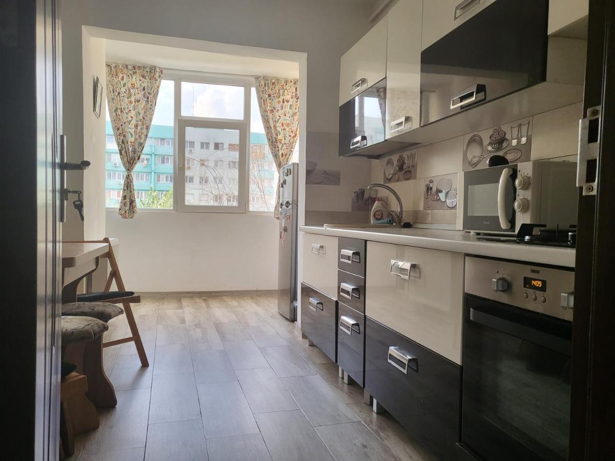 Apartament Cu 3 Camere Chiar In Inima Capitalei Bucarest Extérieur photo