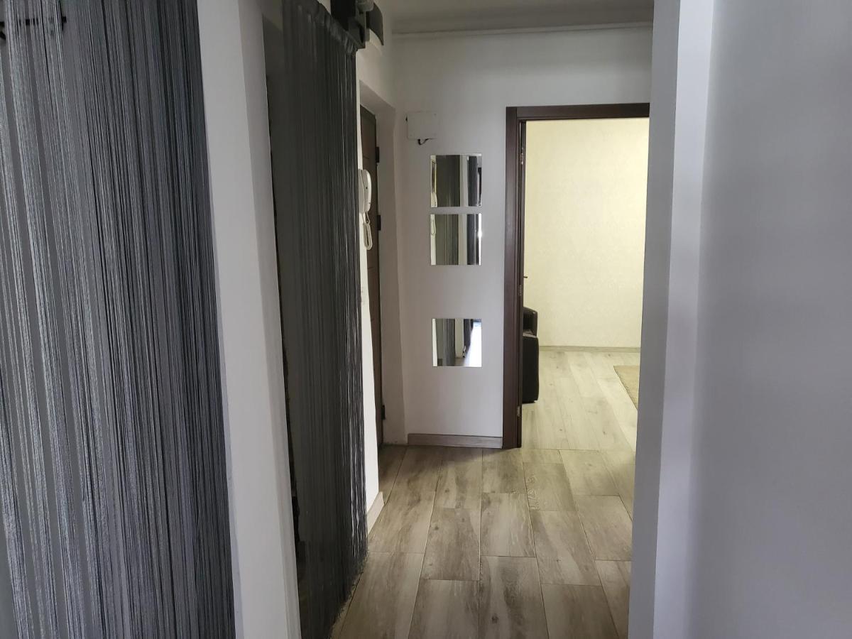 Apartament Cu 3 Camere Chiar In Inima Capitalei Bucarest Extérieur photo