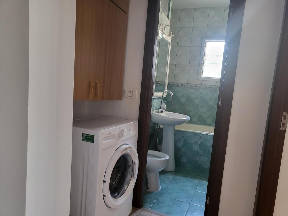 Apartament Cu 3 Camere Chiar In Inima Capitalei Bucarest Extérieur photo